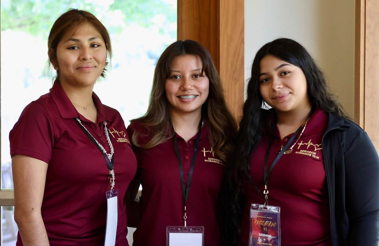Jóvenes servidoras del retiro Rescatado 2026